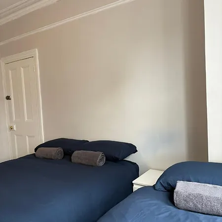 Superb Triple Near Croke Park - 5 *