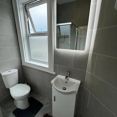 Superb Triple Near Croke Park - 5 Guest house