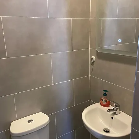 Superb Triple Near Croke Park - 5 Guest house