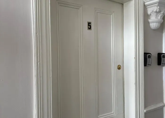 Superb Triple Near Croke Park - 5 Дублин