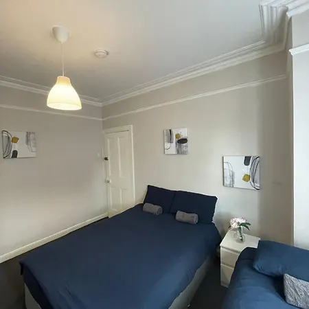 Superb Triple Near Croke Park - 5 Guest house